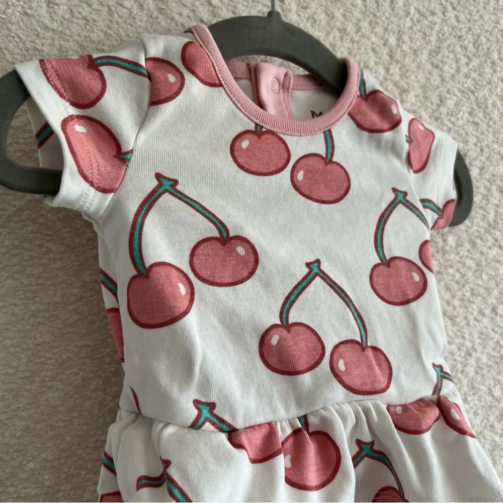Monica + Andy Baby Girl Cherries Organic Cotton Bodysuit W Skirt Size 0-3 Months